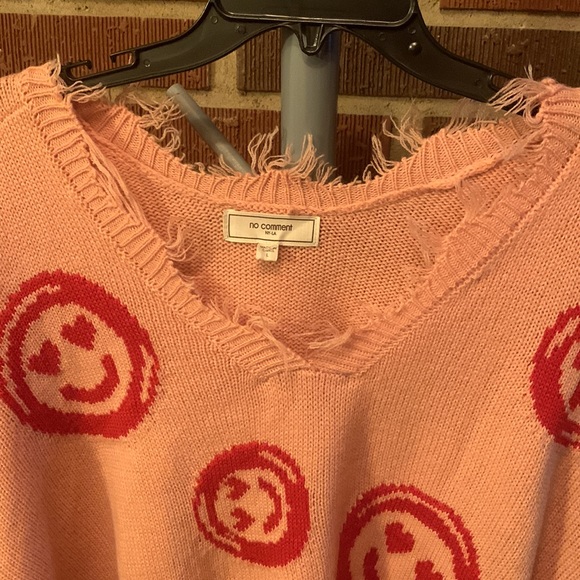 Ladies No Comment Sz Lg Frayed Smiley Face Cropped Sweater NWOT - Picture 6 of 6